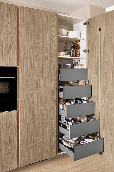 Csm Kuechenneuheiten Hochschrank 522 784 Structura 406 F99E1E6C13 | Kutchenhaus, Luton